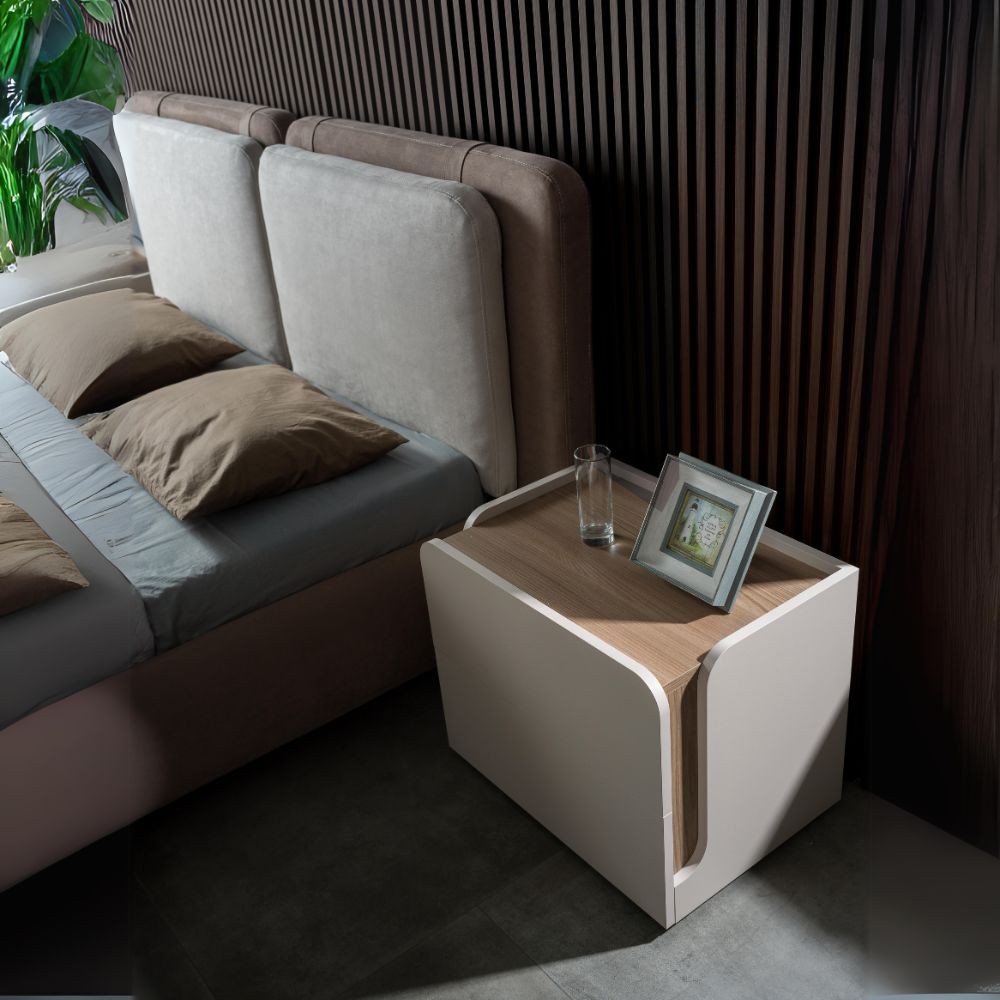 Camera da letto Loana con letto imbottito contenitore e armadio 6 ante con specchi colore cashmere biscotto