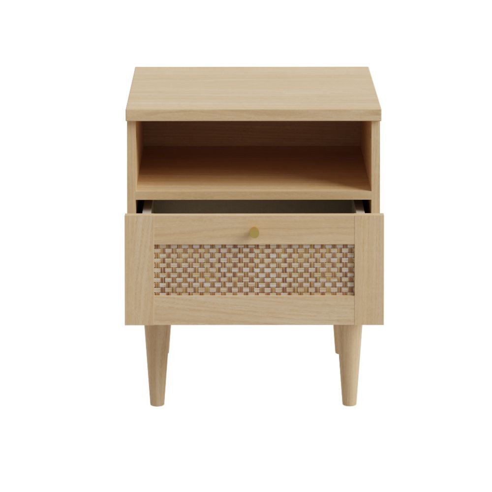 Comodino Livia 1 cassetto con dettaglio in rattan intrecciato e nicchia a giorno colore rovere
