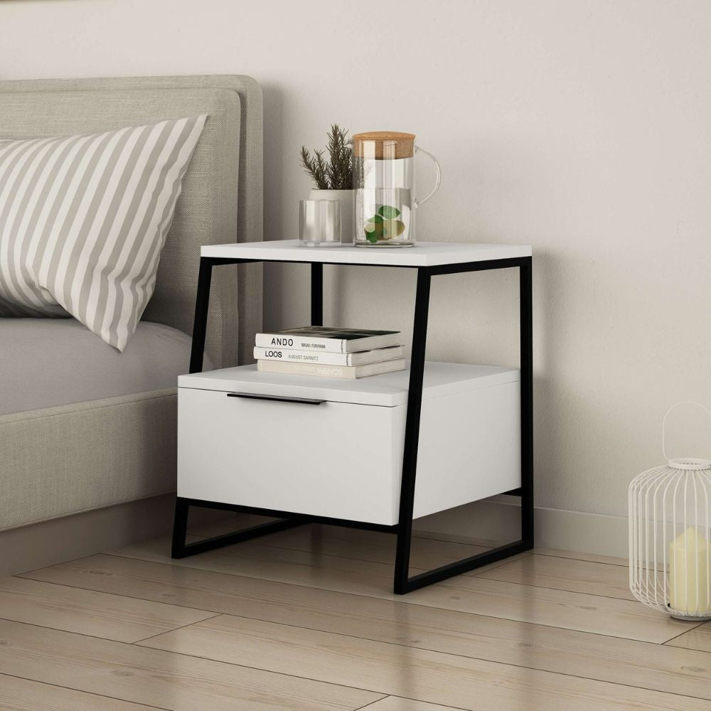 Comodino Pal con struttura bianca e gambe in metallo nero