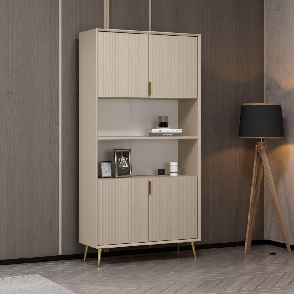 Credenza alta Kale con 4 ante effetto cannettato e 2 nicchie a giorno colore cashmere