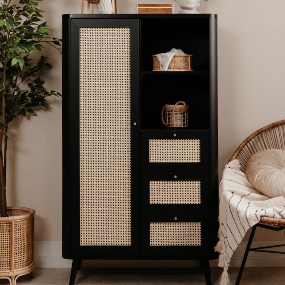 Credenza KUTA53 nera 3 cassetti e anta effetto rafia
