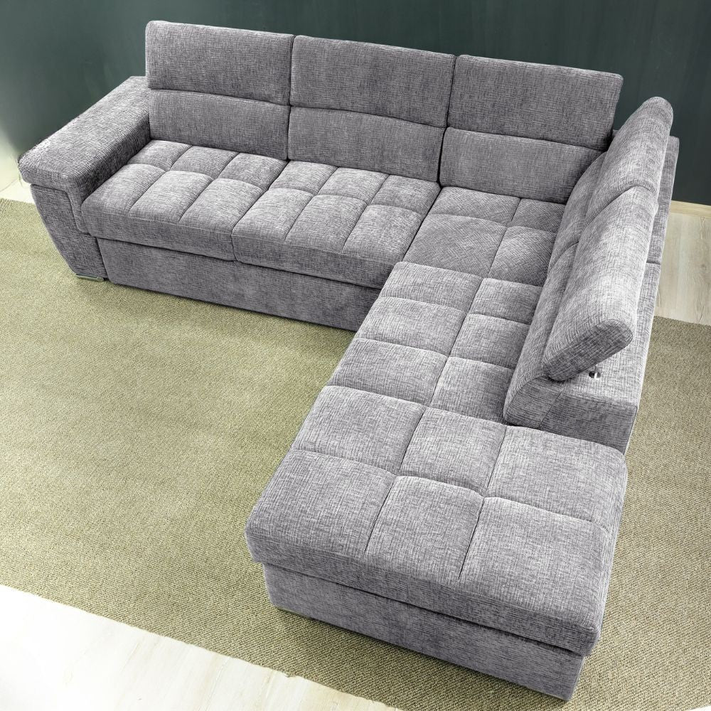 Divano letto angolare reversibile Amalfi con 5 poggiatesta regolabili e pouf indipendente in tessuto Giulia 9712 grigio chiaro