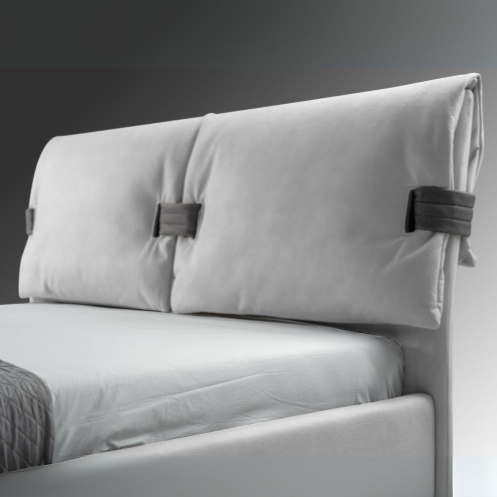 Letto matrimoniale contenitore Grenoble in tessuto Barrel 80 grigio ghiaccio con particolari Barrel 97 antracite
