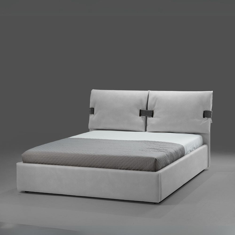 Letto matrimoniale contenitore Grenoble in tessuto Barrel 80 grigio ghiaccio con particolari Barrel 97 antracite