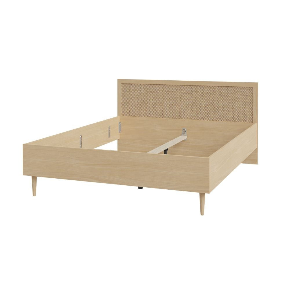 Letto matrimoniale Livia con dettaglio testiera in rattan colore rovere