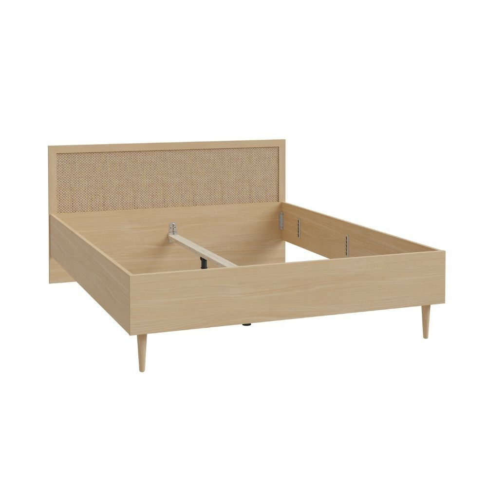 Letto matrimoniale Livia con dettaglio testiera in rattan colore rovere