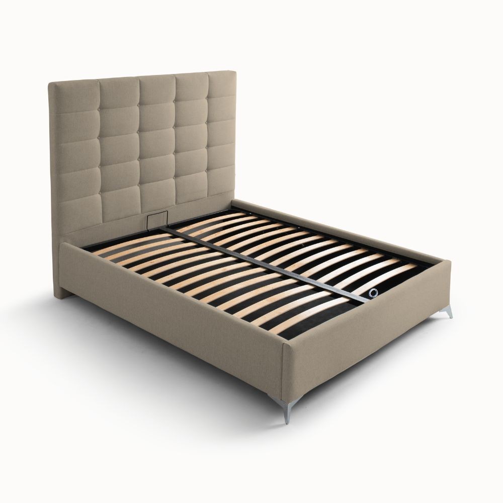 Letto matrimoniale Napoli Grande imbottito con contenitore in tessuto barrel 09 cappuccino con bottoni