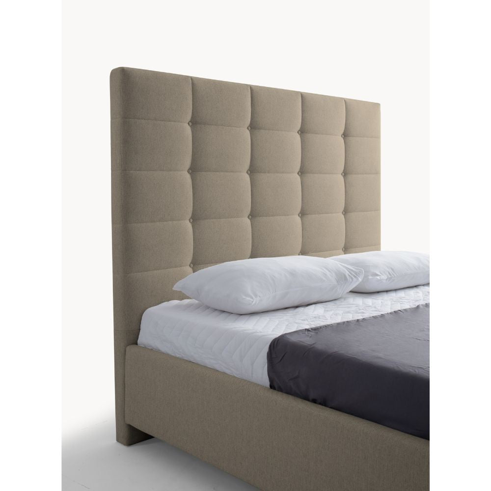 Letto matrimoniale Napoli Grande imbottito con contenitore in tessuto barrel 09 cappuccino con bottoni