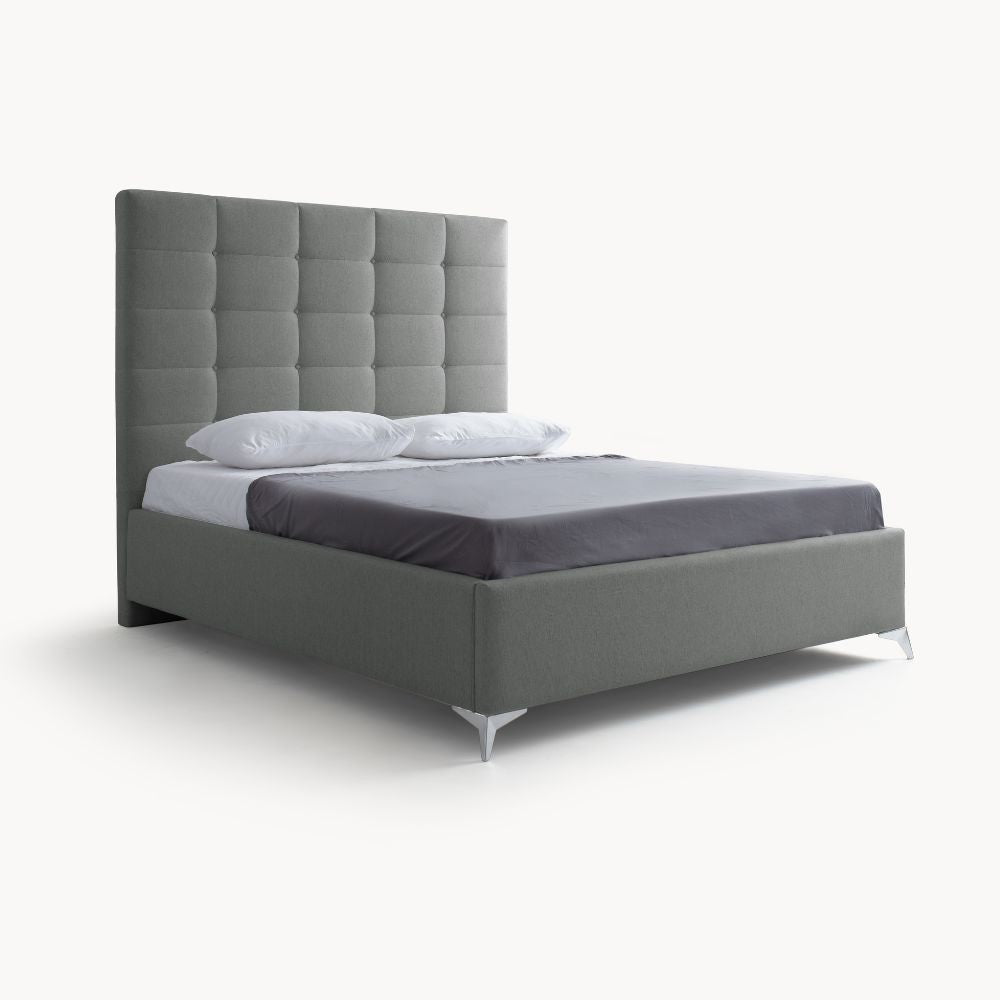 Letto matrimoniale Napoli Grande imbottito con contenitore in tessuto barrel 83 grigio chiaro con bottoni