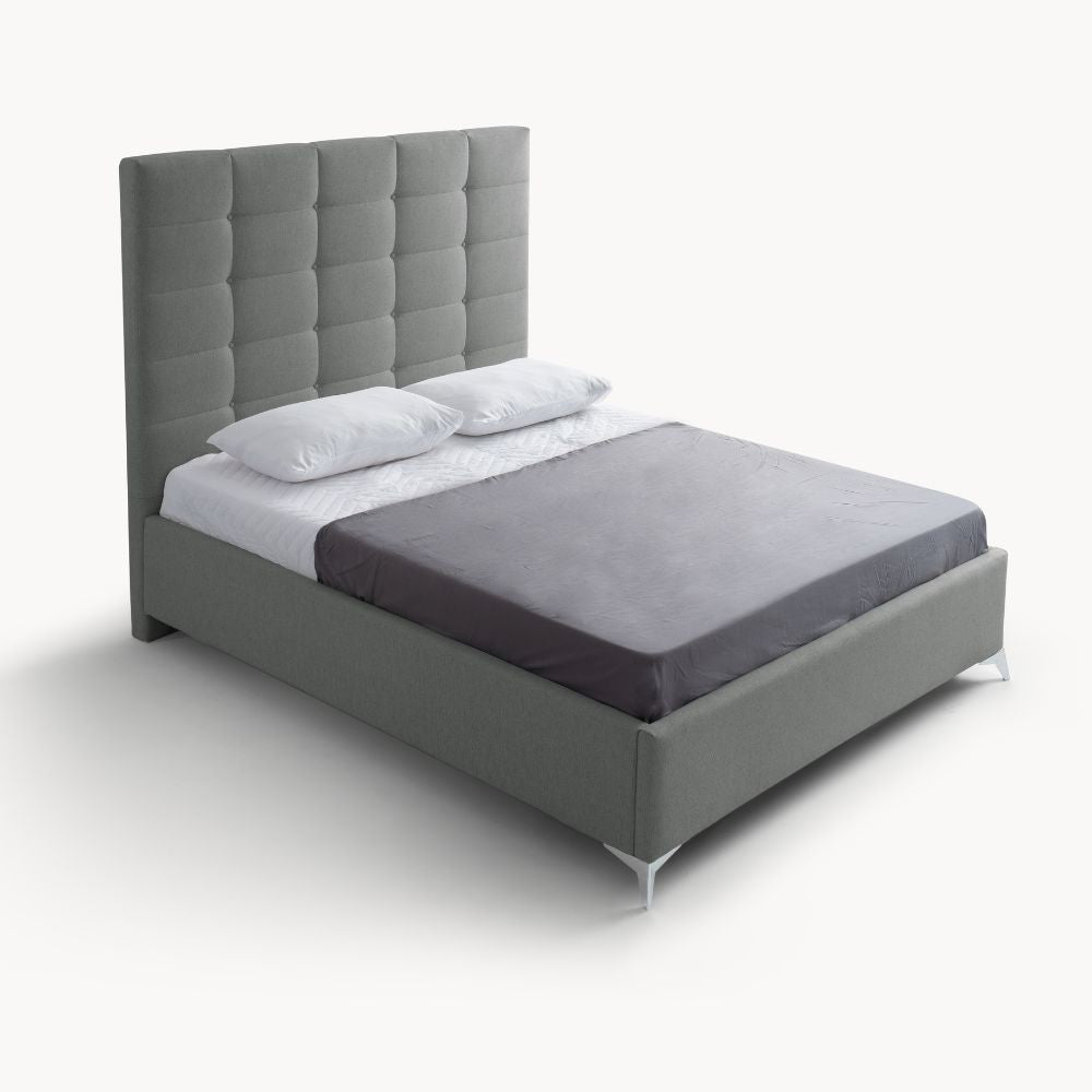 Letto matrimoniale Napoli Grande imbottito con contenitore in tessuto barrel 83 grigio chiaro con bottoni