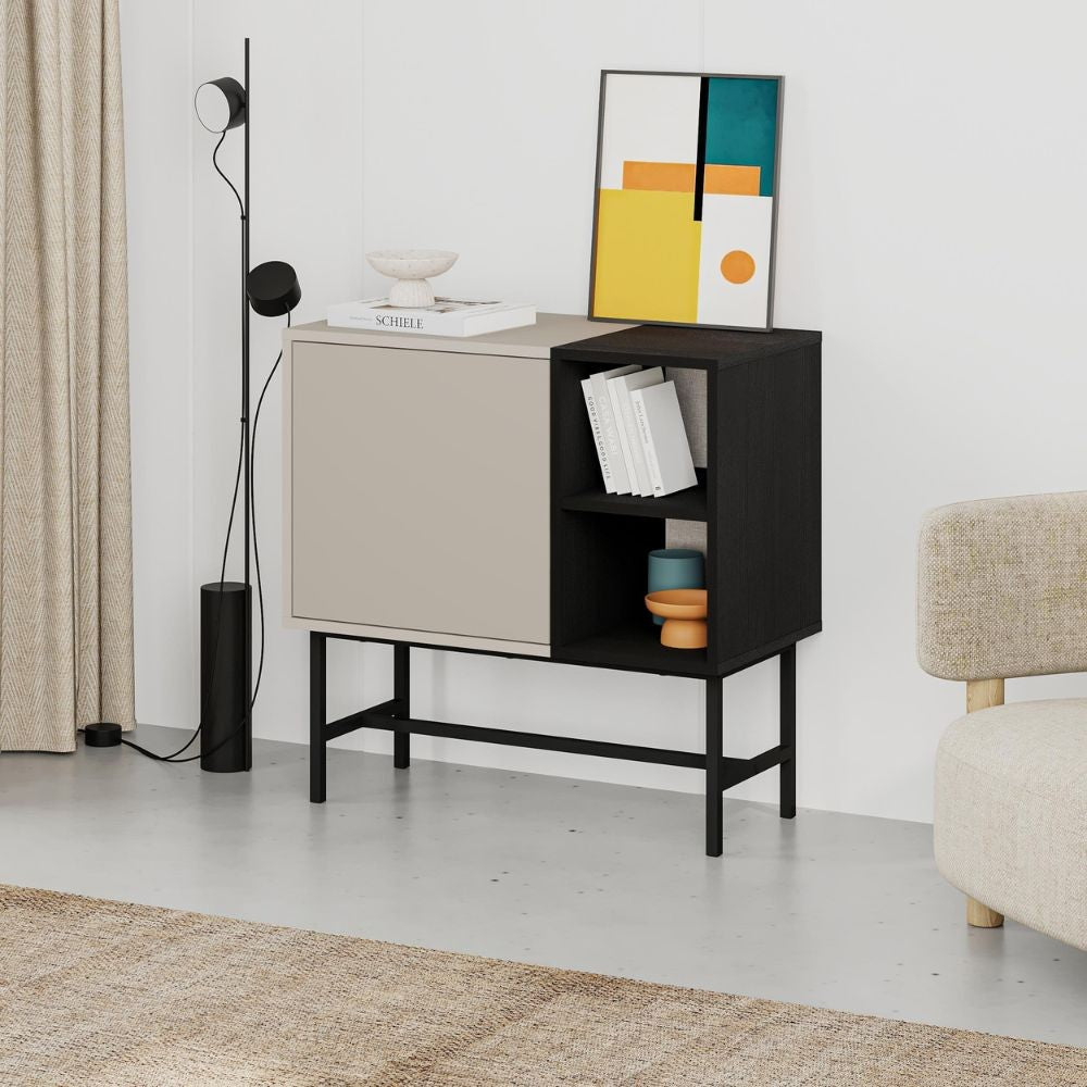 Mobile multiuso Mona Mini con anta cashmere e due nicchie a giorno nere