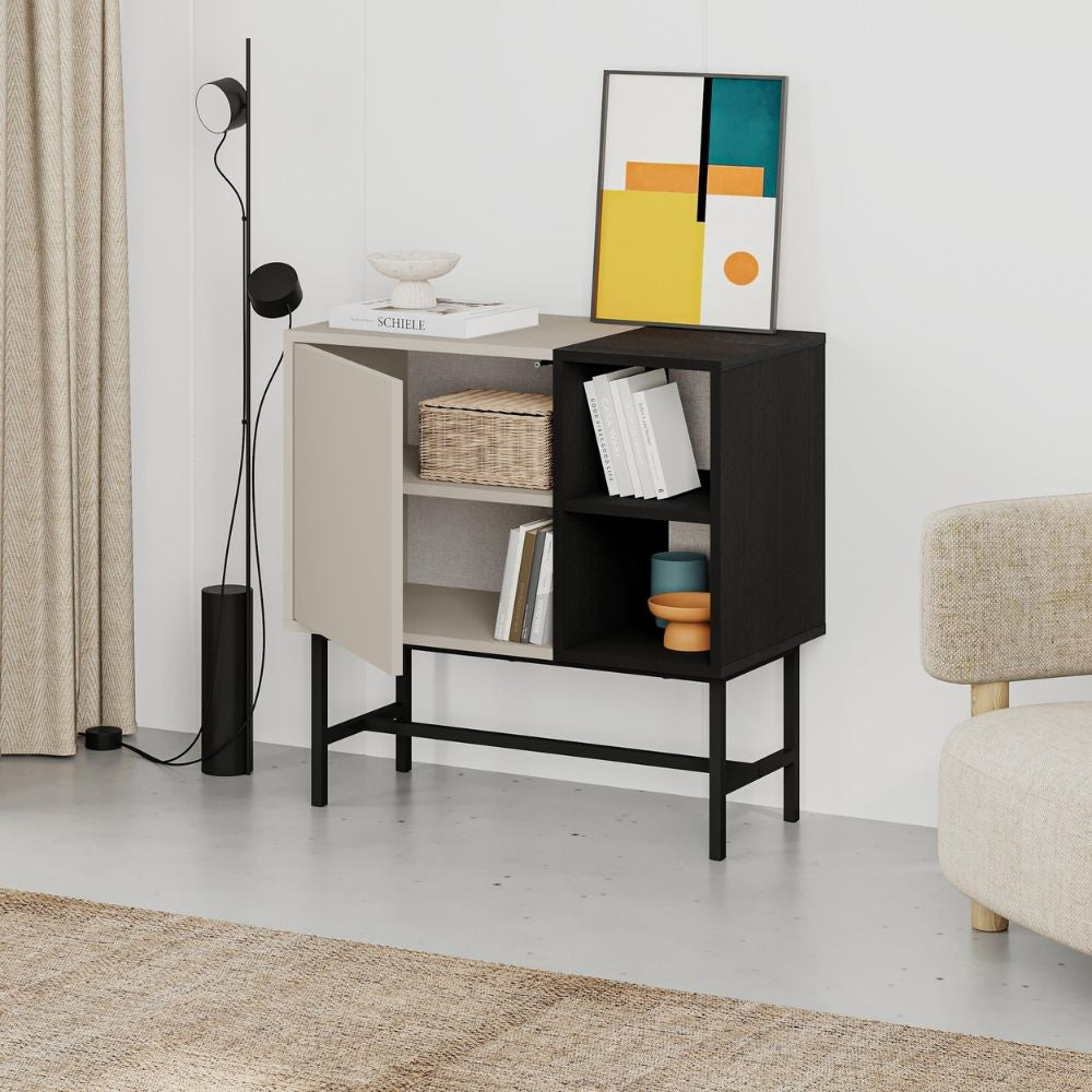 Mobile multiuso Mona Mini con anta cashmere e due nicchie a giorno nere