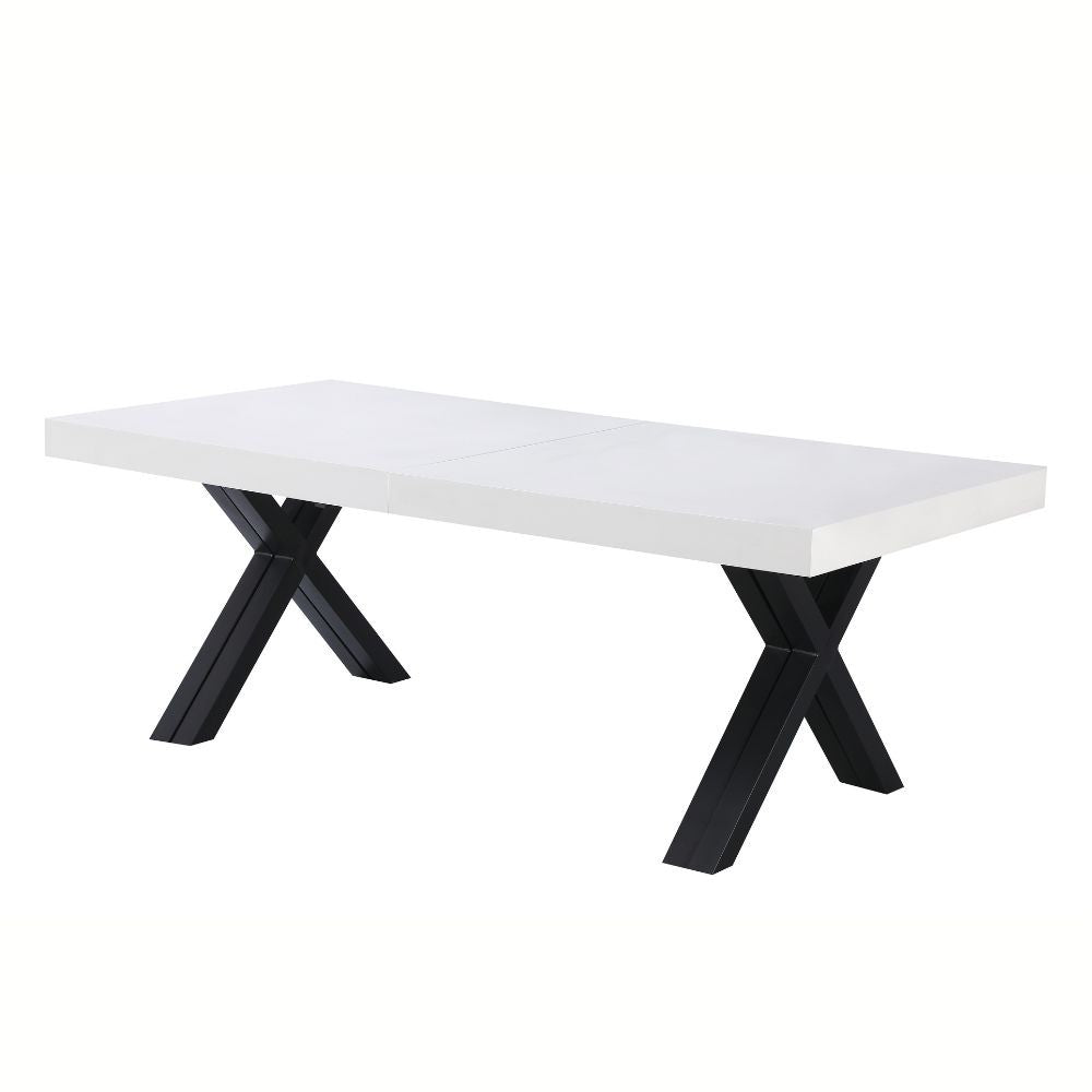 Tavolo allungabile Dava con piano colore bianco opaco e gambe in metallo nero