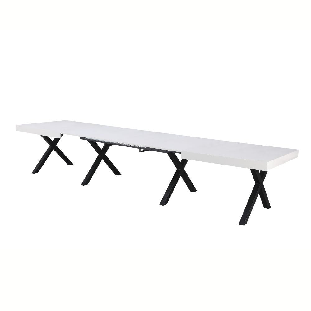 Tavolo allungabile Dava con piano colore bianco opaco e gambe in metallo nero