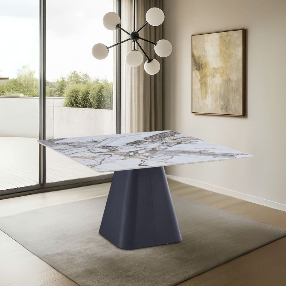 Tavolo Cesar con piano quadrato in ceramica effetto marmo arabesque M346 lucido e gambe in metallo nero