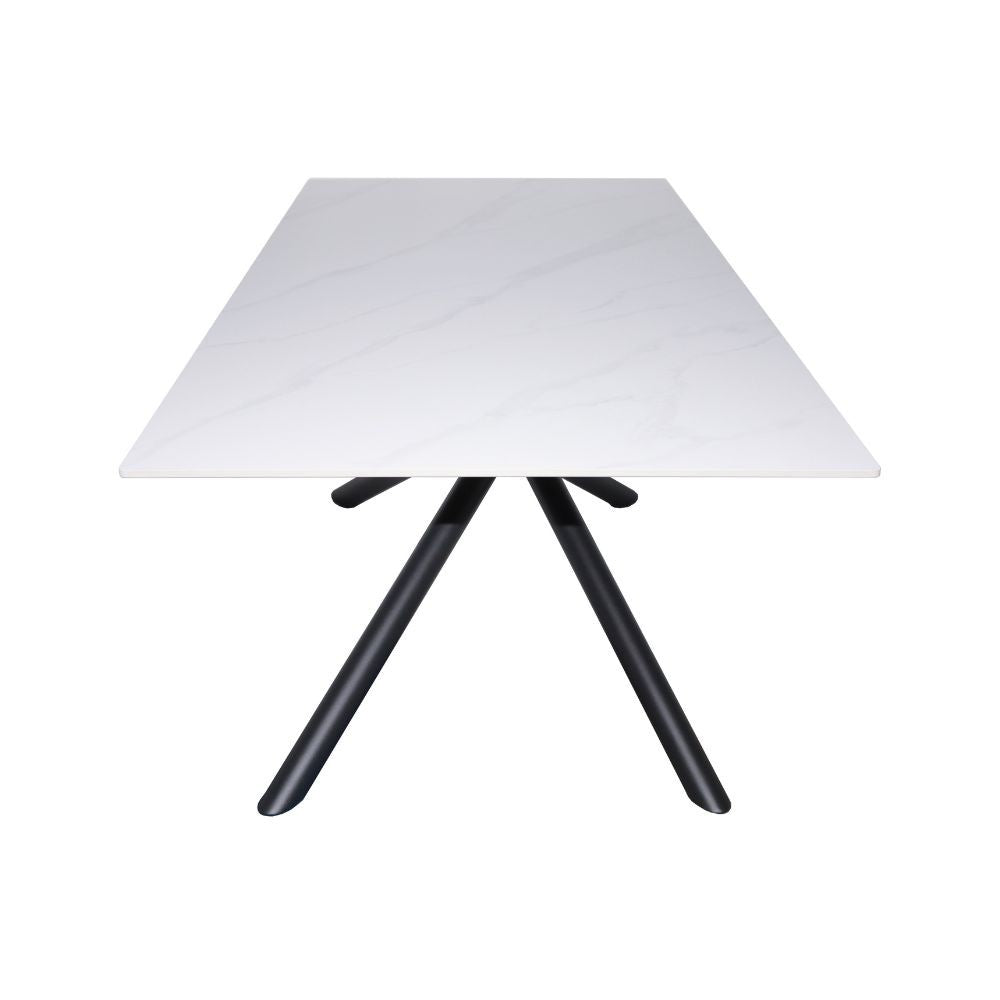 Tavolo fisso Corveo con piano effetto marmo bianco e struttura in metallo nero