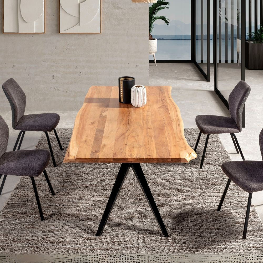 Tavolo rettangolare fisso Mudri con piano in legno massiccio acacia e gambe in metallo nero